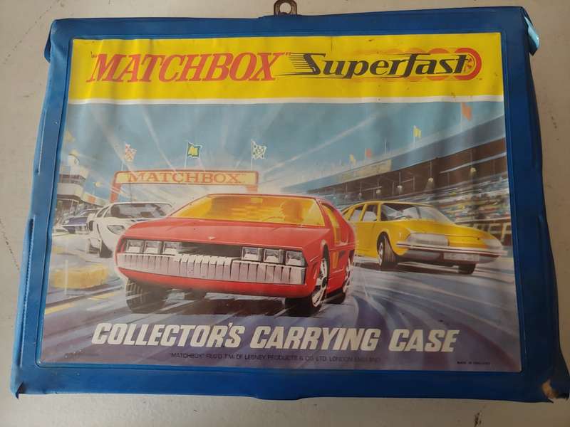 MATCHBOX SUPERFAST CARRY CASE WITH ALL 4 TRAYS HANDLE DAMAGE