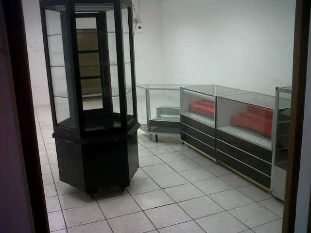 COMPLETE SHOP DISPLAY CABINETS