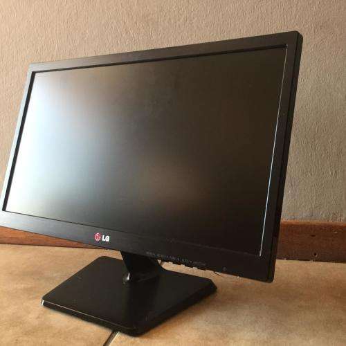 LG LED Monitor 20EN33 49cm[20]