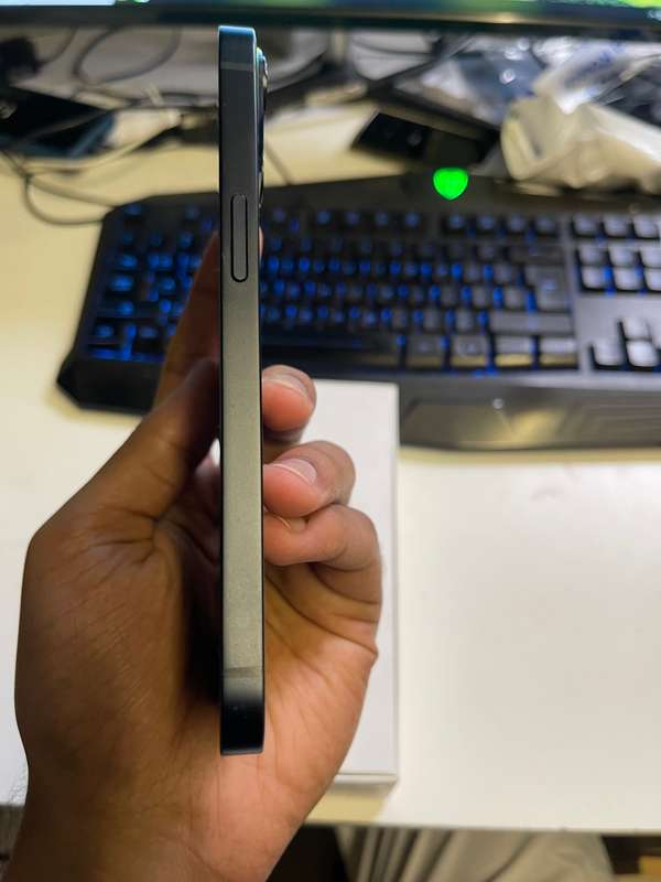 iPhone 13 128GB 99% Battery Health {BARGAIN}
