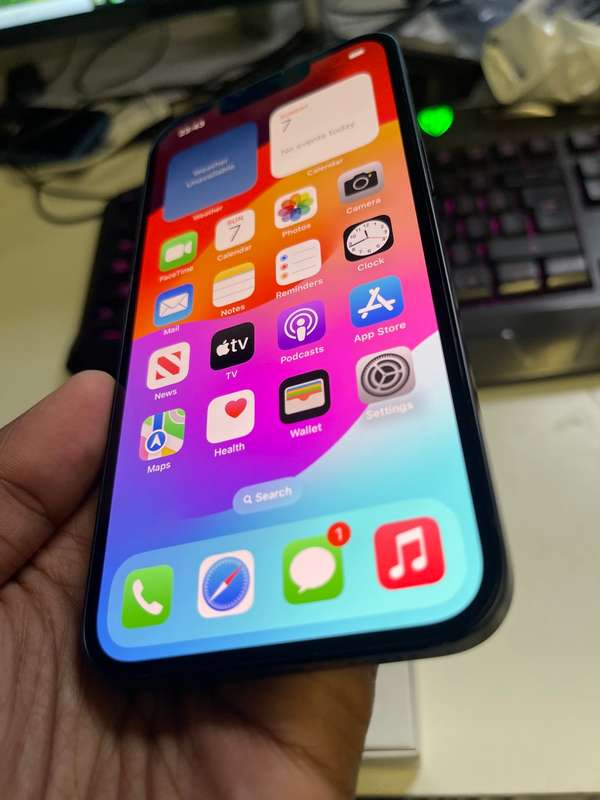 iPhone 13 128GB 99% Battery Health {BARGAIN}