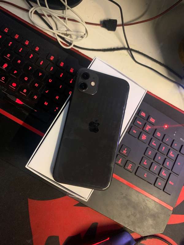 iPhone 11  ABSOLUTELY STUNNING!!!