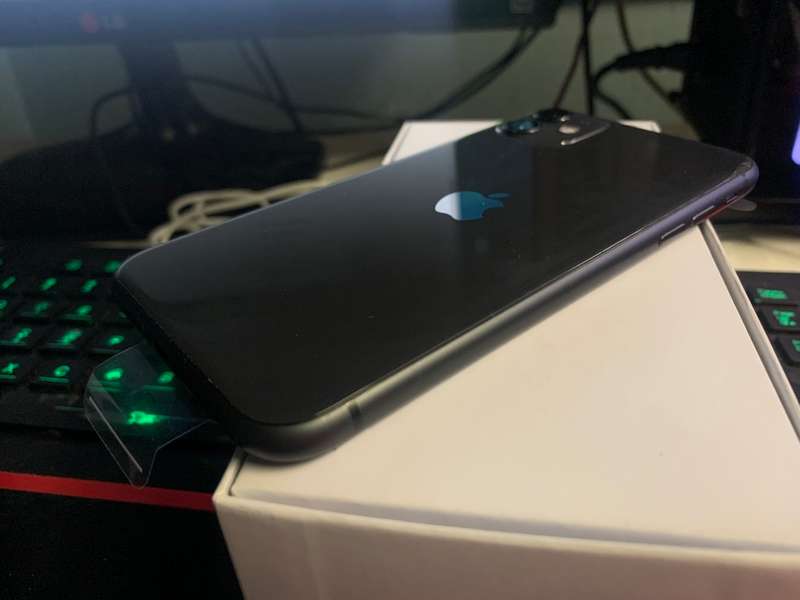 iPhone 11  ABSOLUTELY STUNNING!!!