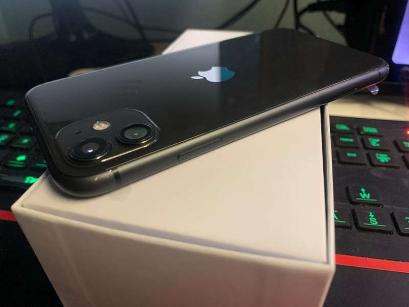 iPhone 11  ABSOLUTELY STUNNING!!!