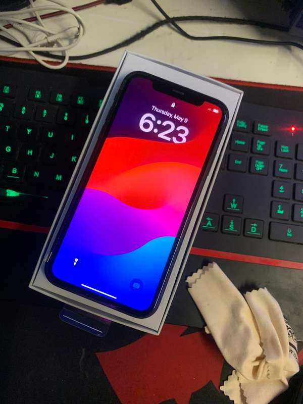 iPhone 11  ABSOLUTELY STUNNING!!!
