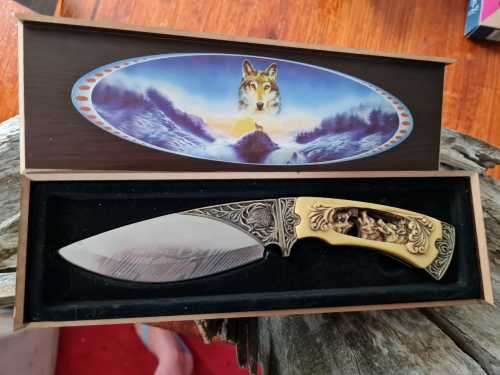 Wolf Animal Design Fixed Blade Hunting Knife with Gift Box