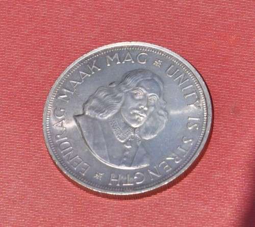 50 CENTS 1962 CROWN 50% Silver 5S - *numismatic opportunity and lucrative investment* BRILLIANT UNC