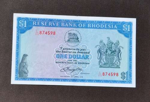 RHODESIA 1 Dollar April 1978 L/111, Watermark Rhodes - UNC a dent above "Bank of" and in left edge