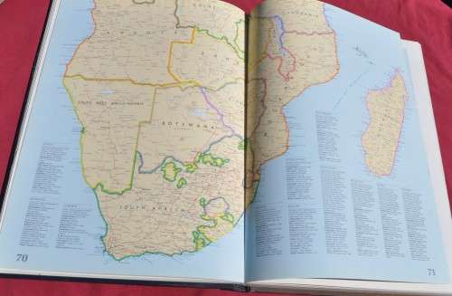 READER'S DIGEST ATLAS OF SOUTHERN AFRICA (1984) - in excellent condition