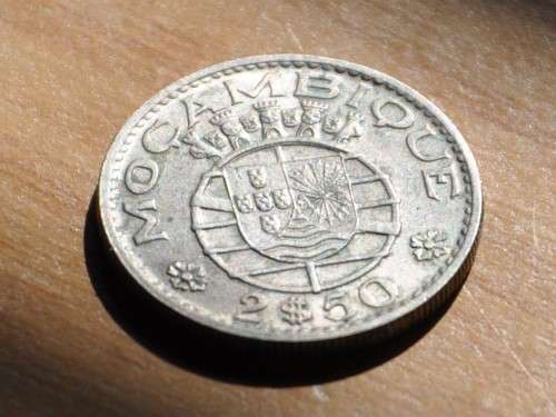 PORTUGUESE MOCAMBIQUE 2$50 Escudos 1965 ***aUNC***
