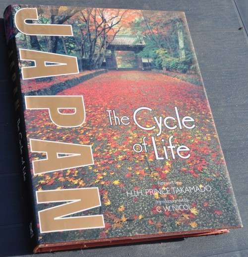 JAPAN The Cycle of Life - Fantastic richly illustrated book on this beautiful country and her people