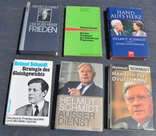 Collection of Biographies on HELMUT SCHMIDT, famous Chancellor of West-Germany