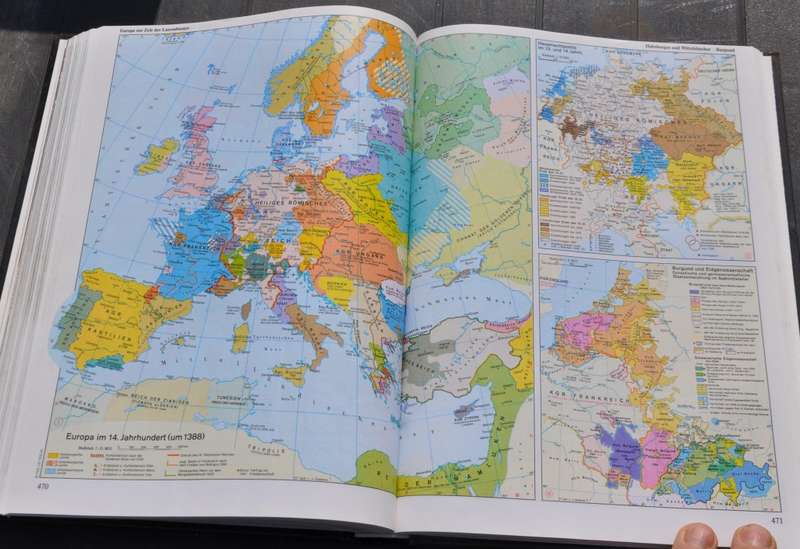 HUGE ILLUSTRATED ATLAS ON WORLD HISTORY, text in German