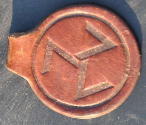 ORIGINAL 1980s AWB LEATHER KEY HOLDER