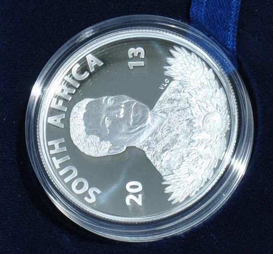 PROTEA NELSON MANDELA R1 SILVER PROOF COIN 2013 (Life of a Legend) original SA MINT box CERTIFICATE