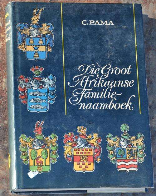 DIE GROOT AFRIKAANSE FAMILIE-NAAMBOEK  rare Africana collectible