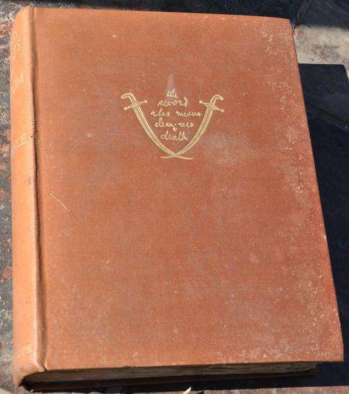 THE SEVEN PILLARS OF WISDOM by T.E. Lawrence (1935)
