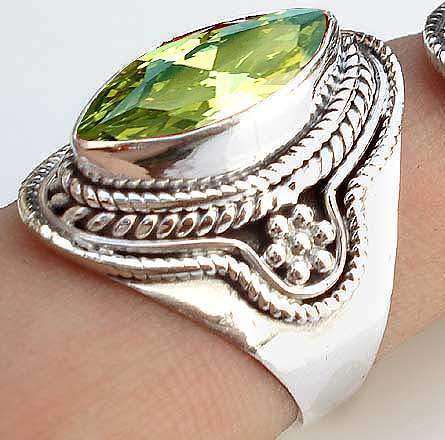 size 7.5 PARIBA TOPAZ - GENUINE 925 STERLING SILVER RING