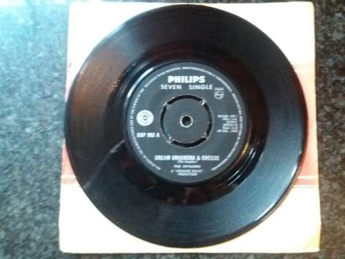 The Invaders - Ice Cream and Crackers / Crying Time   7"