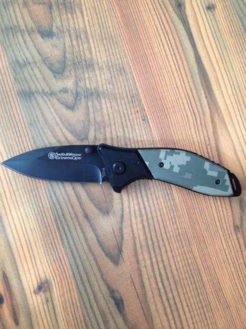 Smith & Wesson Extreme Ops Matrix Camo Pocket Knife