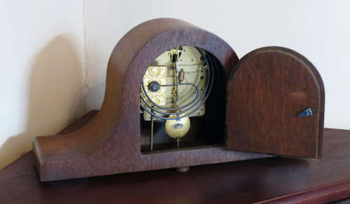 Mantle clock - Hamburg Amerikanische Uhrenbabrik -Germany
