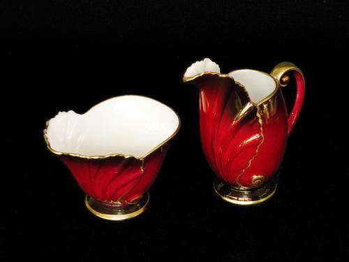 Beautiful 'Rouge Royale' Carltonware milk- and sugar bowls