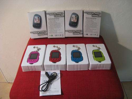 Digital photo frame 1.5 inch with keyring markey Value R300 each