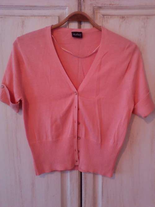 PRETTY PEACH CROPPED CARDIGAN (SIZE 12 'KELSO')