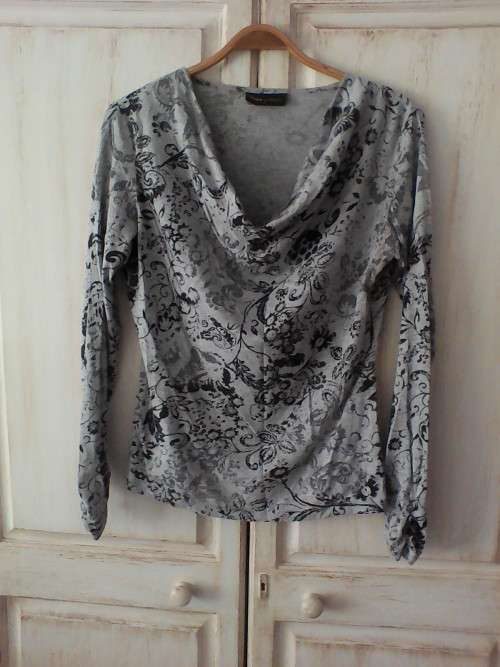 LOVELY BLACK AND GREY LONG SLEEVED TOP (SIZE 12 'OASIS BY FOSCHINI')