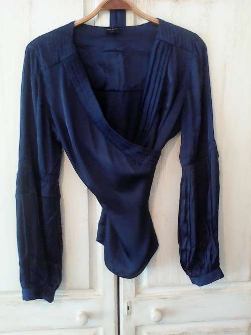 GORGEOUS SILKY BLUE WRAP AROUND TOP (SIZE 36 'DANIEL HECHTER PARIS')