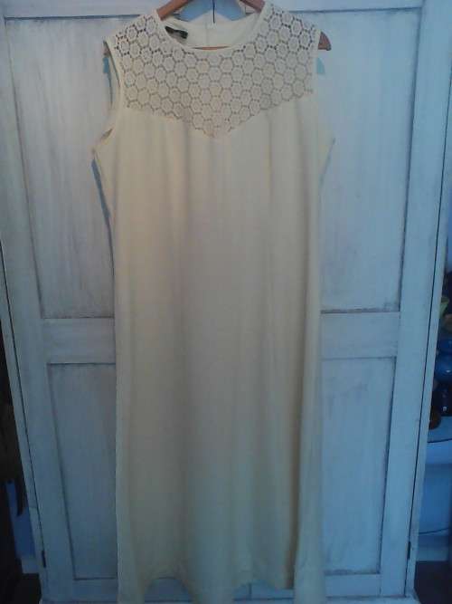 GORGEOUS PALE LEMON MAXI DRESS (SIZE 16/40 'JANE MILANO')