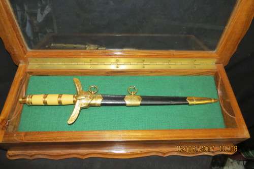 SAAF DAGGER AO1 G BRITS 10/06/63- 31/3/89 RETIRED IN MAHOGONY DISPLAY CASE. AL BELT INCLUDED