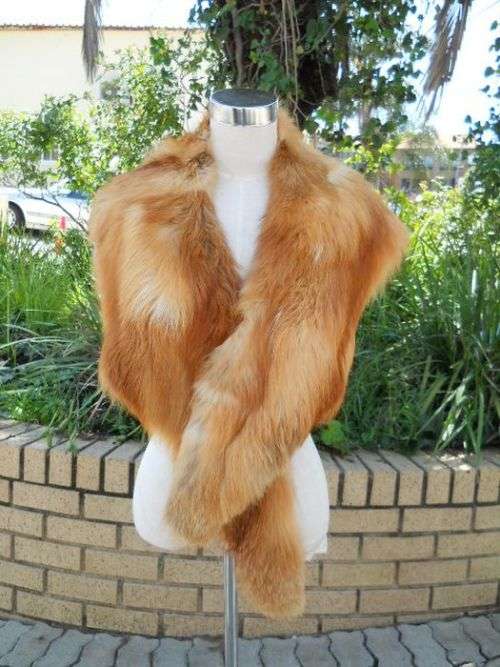 Luxurious Copper-Brown Russian Fox Fur Collar and Hat