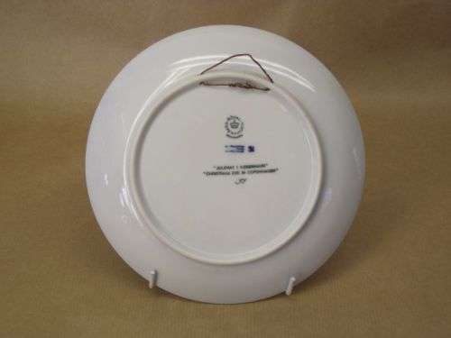 Royal Copenhagen Blue and White Collectors Christmas Plate 1988 - Christmas Eve In Copenhagen