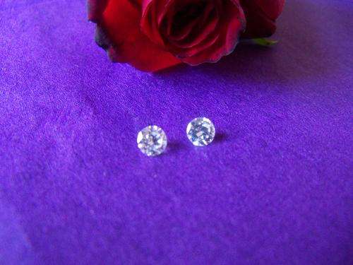 NATURAL 0.43ct DIAMOND PAIR
