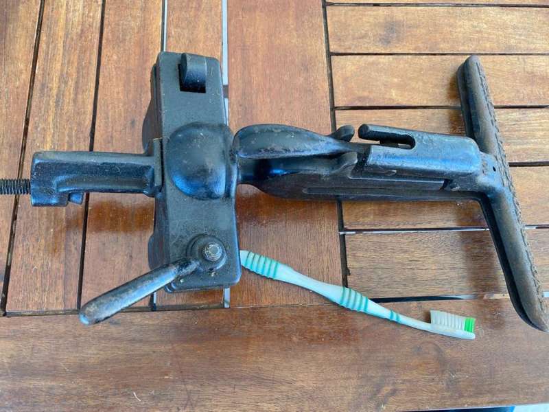Heavy Japaned Henry Diston USA no 1 Adjustable Saw Vice.