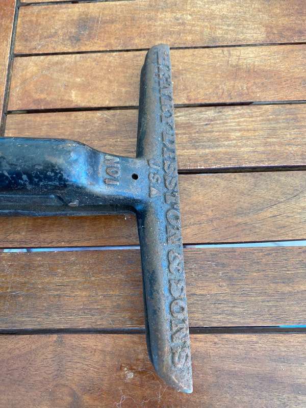 Heavy Japaned Henry Diston USA no 1 Adjustable Saw Vice.