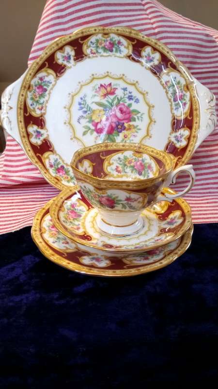 ROYAL ALBERT LADY HAMILTON TRIOS