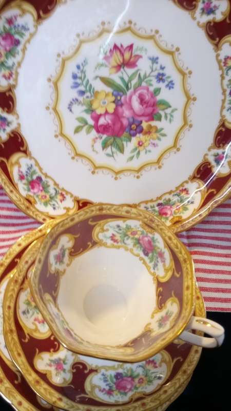 ROYAL ALBERT LADY HAMILTON TRIOS