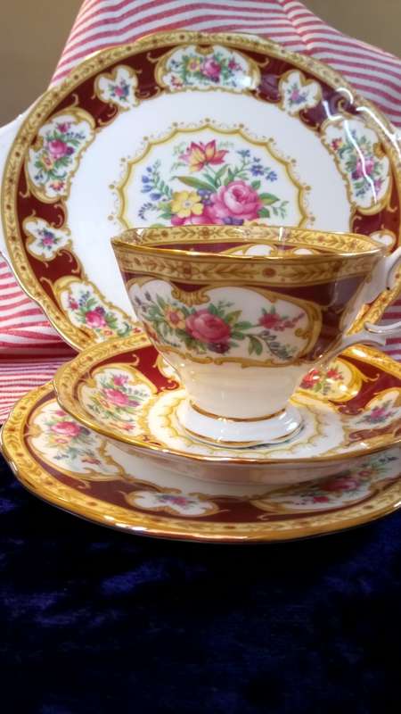 ROYAL ALBERT LADY HAMILTON TRIOS