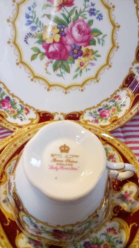 ROYAL ALBERT LADY HAMILTON TRIOS
