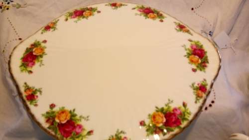 ROYAL ALBERT OLD COUNTRY ROSE LARGE CAKE PLATE