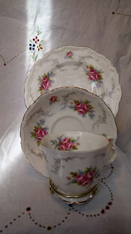 ROYAL ALBERT TRANQUILITY