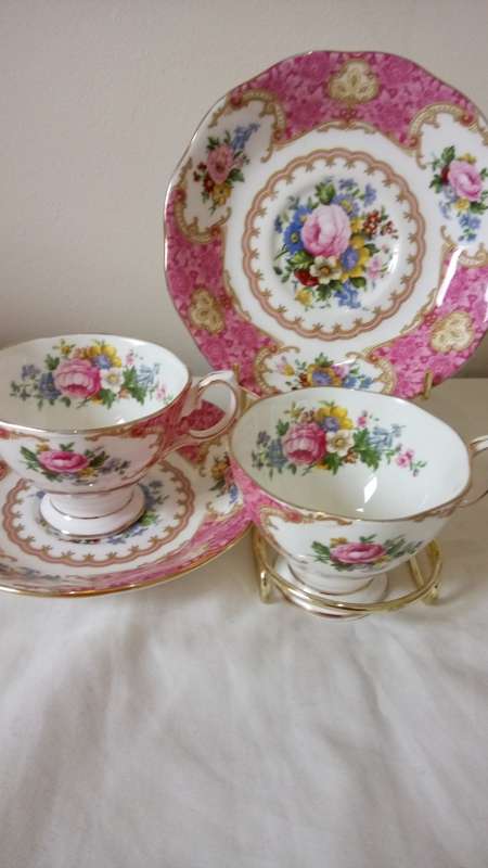 ROYAL ALBERT - LADY CARLYLE DEMITASSE COFFEE
