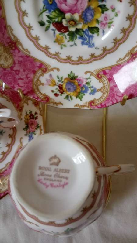 ROYAL ALBERT - LADY CARLYLE DEMITASSE COFFEE