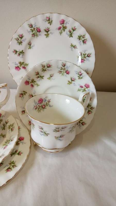 ROYAL ALBERT - WINSOME