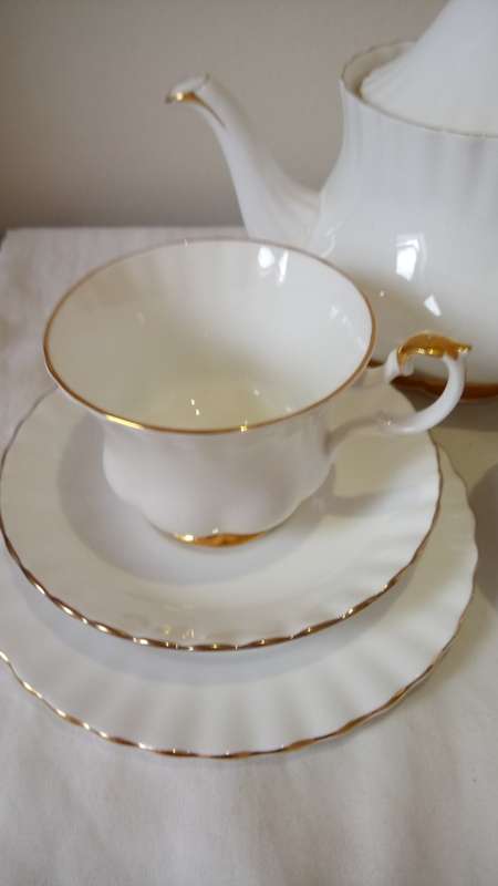 ROYAL ALBERT - VAL D'OR