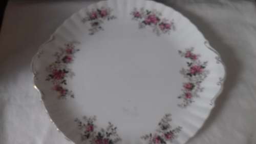 ROYAL ALBERT ASSSORTED CAKE PLATES