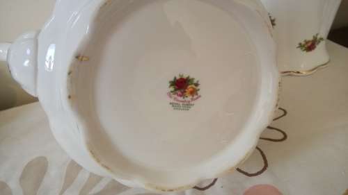 ROYAL ALBERT OLD COUNTRY ROSES LARGE TEAPOT