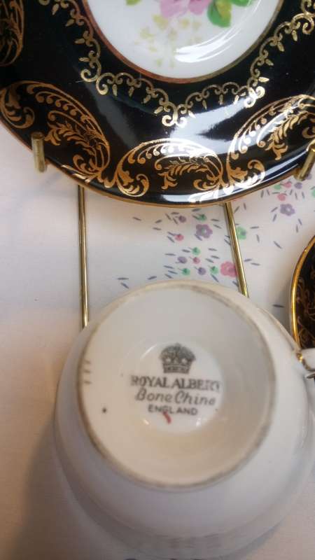 VINTAGE ROYAL ALBERT NO NAME DUOS
